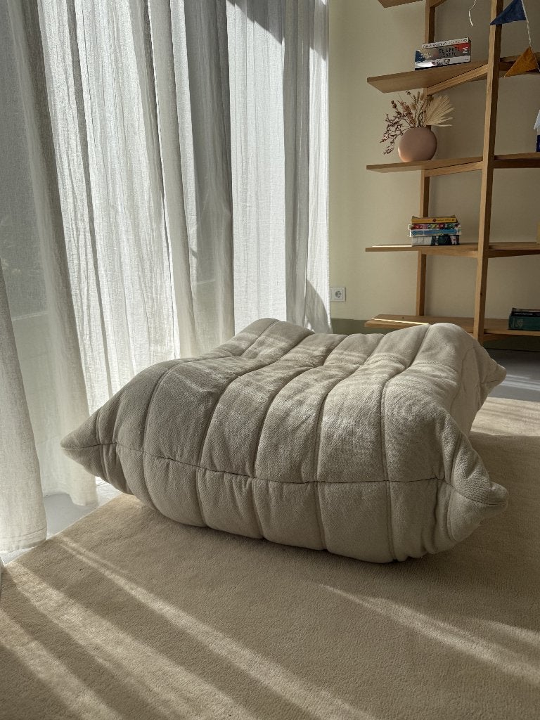 Ligne Roset togo poef Otterman (opknappertje!), Ophalen of Verzenden, Gebruikt, Minder dan 50 cm