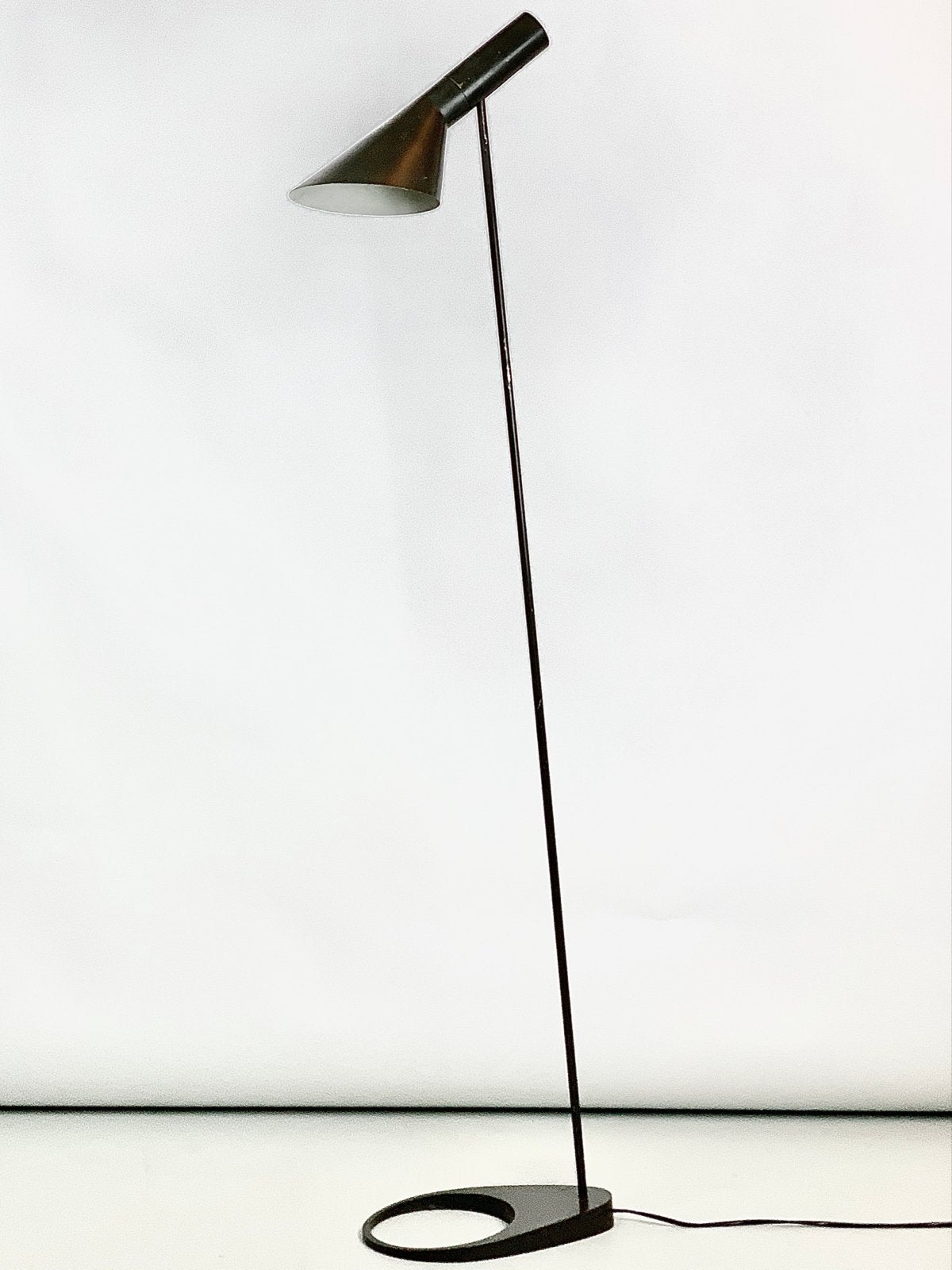 Royal vloerlamp, vintage design Arne Jacobsen, Ophalen, Gebruikt, E27 (groot), Metaal
