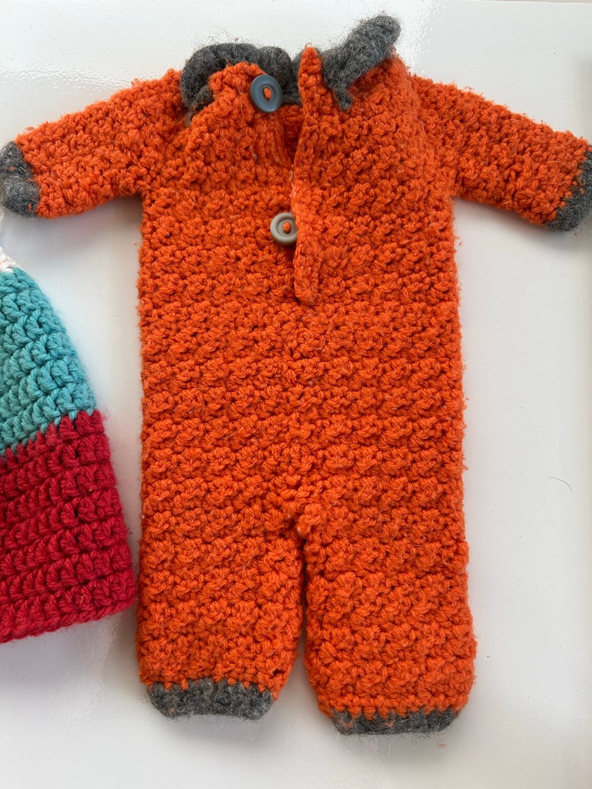 Gebreide poppenkleding: jurk en overal voor babypop, Ophalen of Verzenden, Gebruikt, Babypop