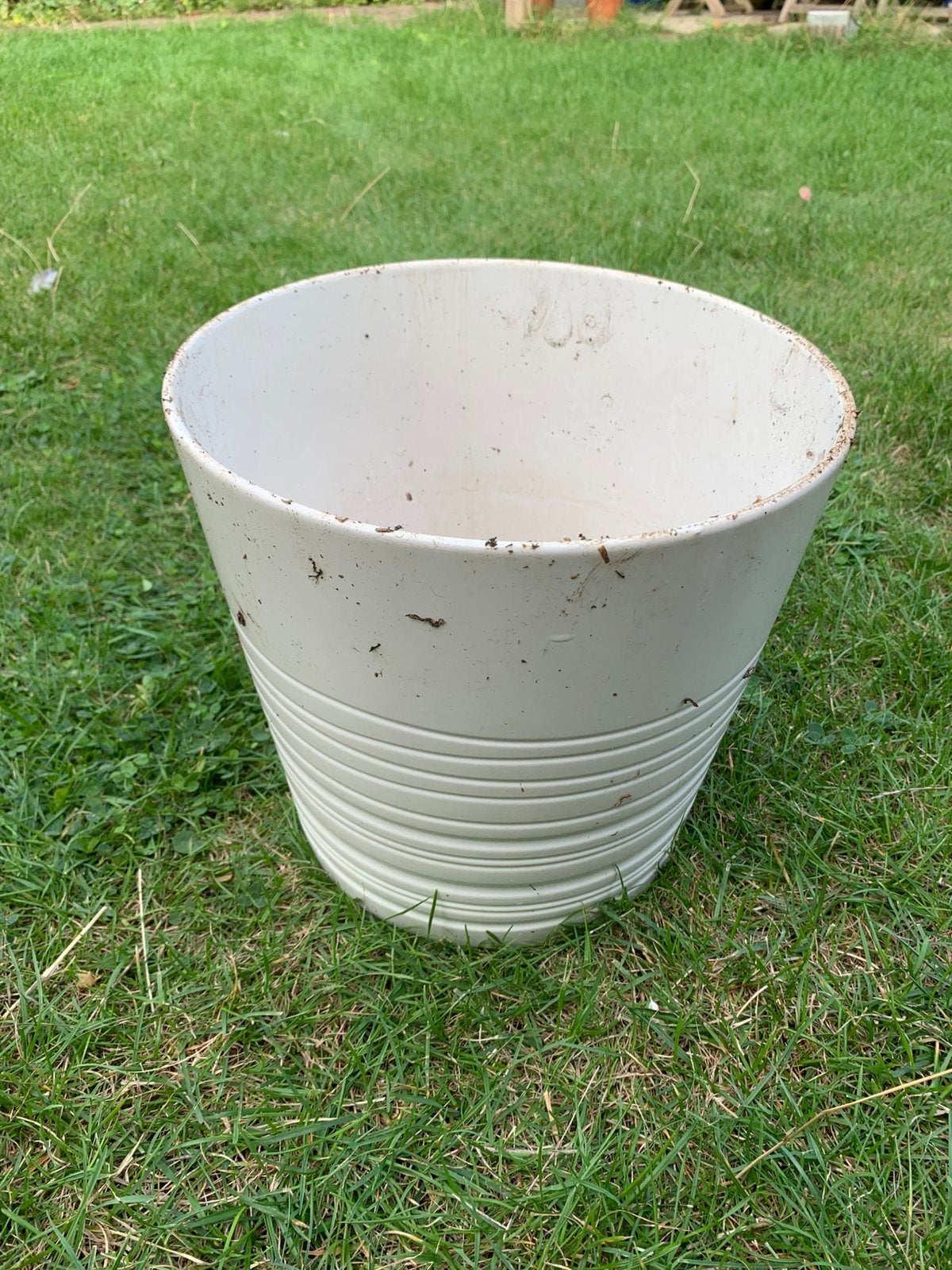 Bloempot wit (28,5 diameter), Rond, Binnen, Zo goed als nieuw, Minder dan 40 cm
