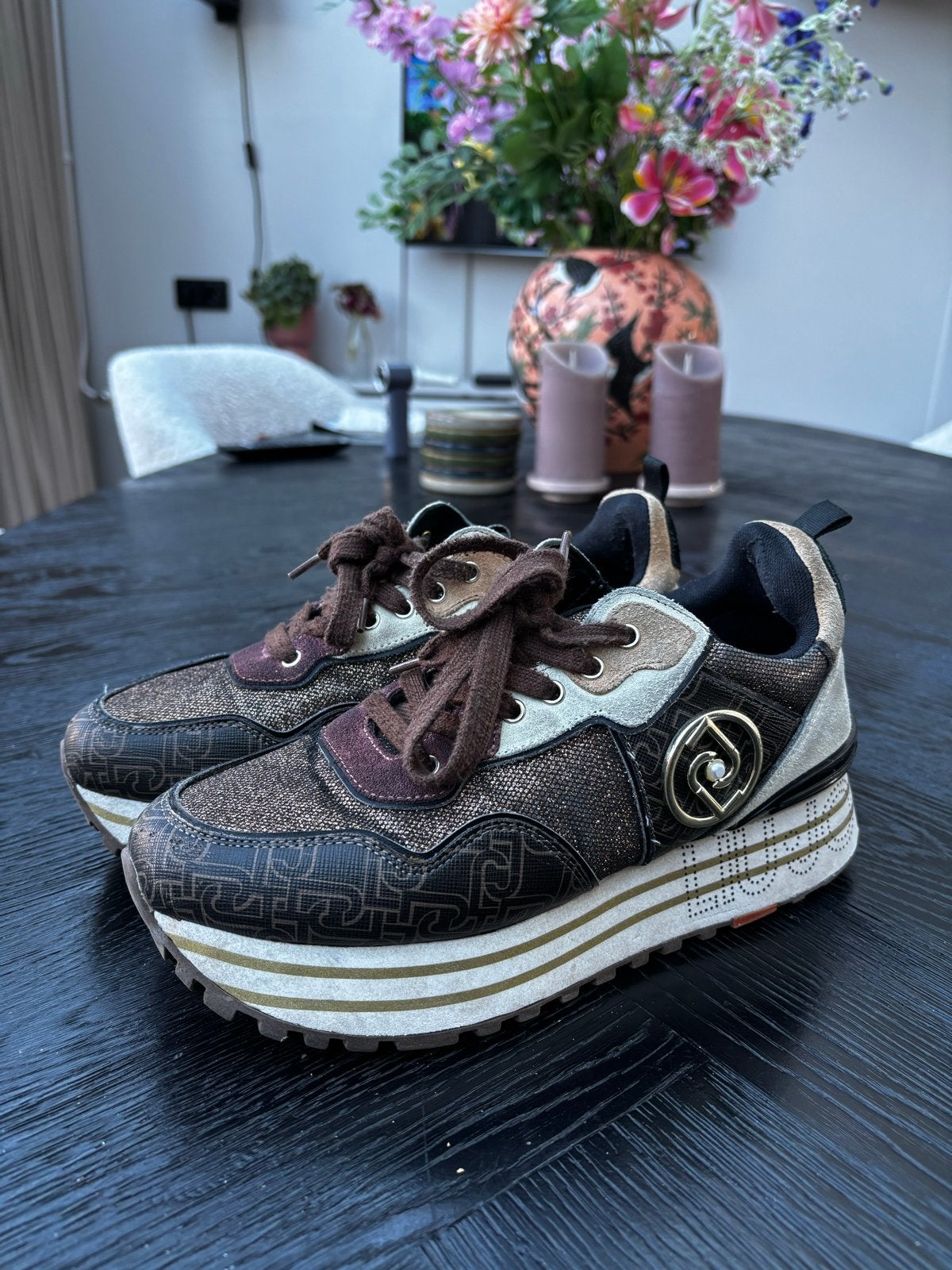 Liu Jo Sneakers Maat 38  zeer netjes!, Kleding | Dames, Ophalen of Verzenden, Zo goed als nieuw, Bruin, Sneakers of Gympen
