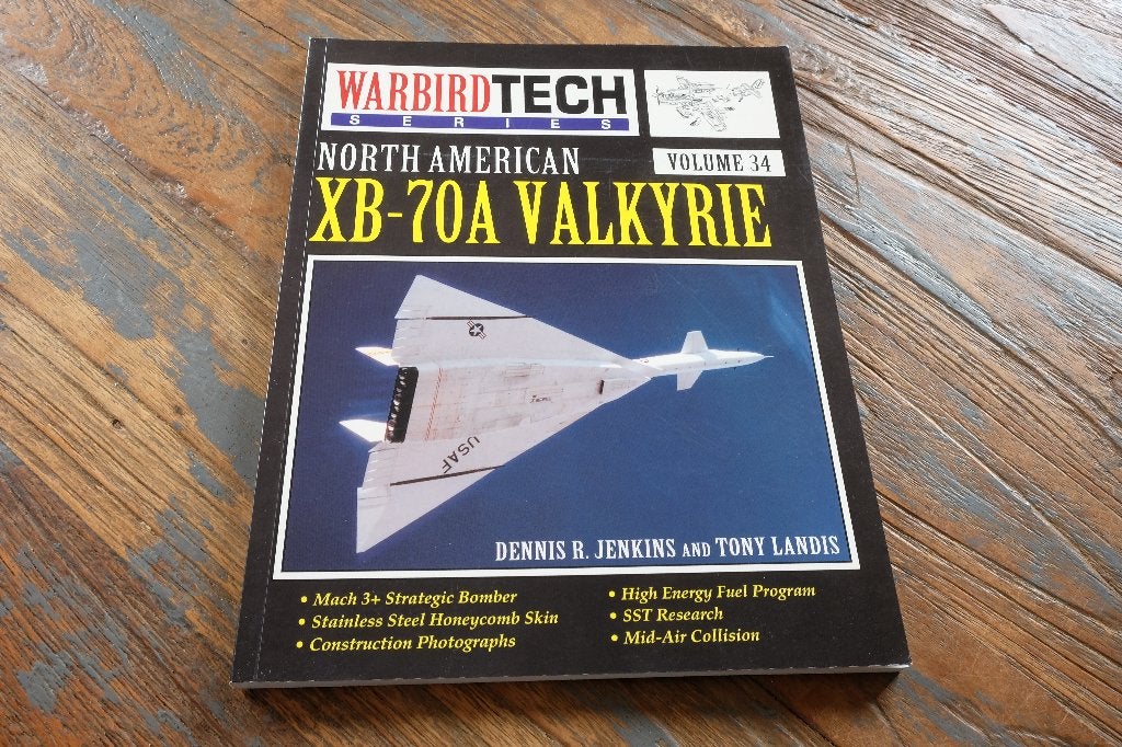 Boek North American XB-70A Valkyrie, Ophalen of Verzenden, Zo goed als nieuw, Boek of Tijdschrift