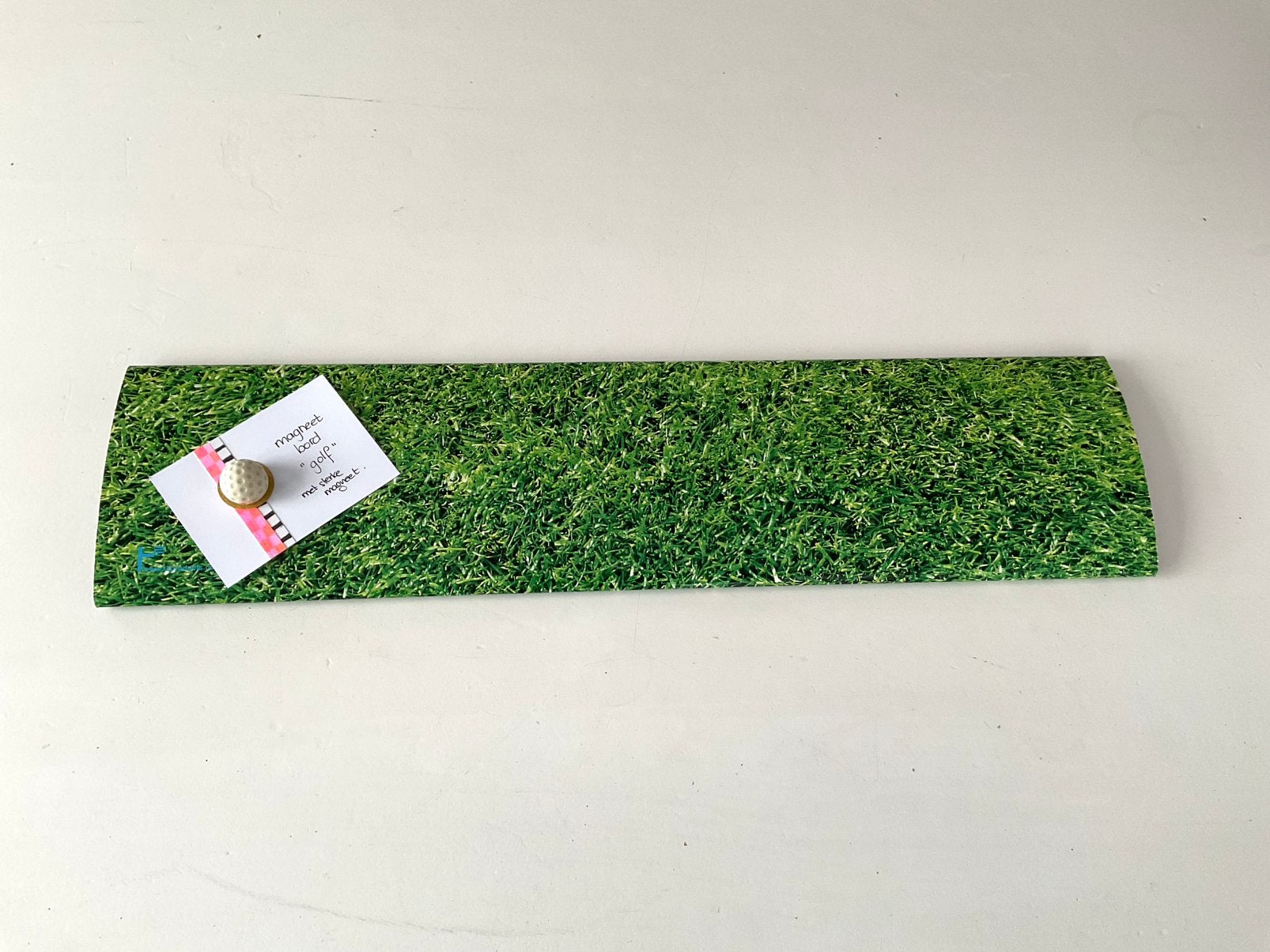 Magneetbord gras met golfballetje, Ophalen of Verzenden, Zo goed als nieuw