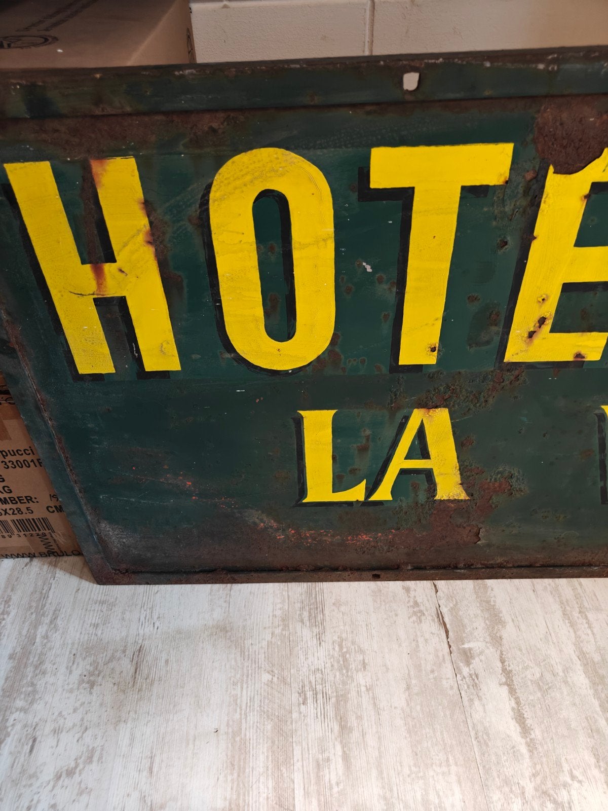 Gigantisch Groot Gietijzeren Reclame bord Hotel 150 x 60 cm., Ophalen
