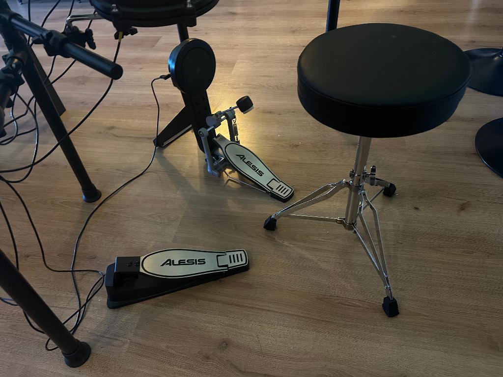 Alesis Nitro Mesh Kit elektronisch drumstel + kruk & stokken, Ophalen, Zo goed als nieuw, Overige merken, Elektronisch