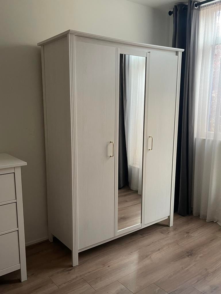 Ikea Brusali kledingkast + extra handgrepen 130x55x190, Huis en Inrichting, Ophalen, Gebruikt, 100 tot 150 cm, 150 tot 200 cm