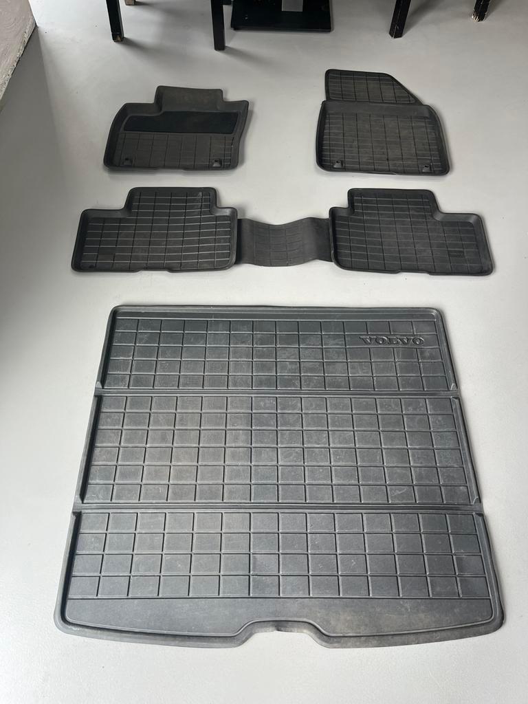 Originele rubberen automatten Volvo XC40 vanaf 2018, Ophalen of Verzenden, Zo goed als nieuw