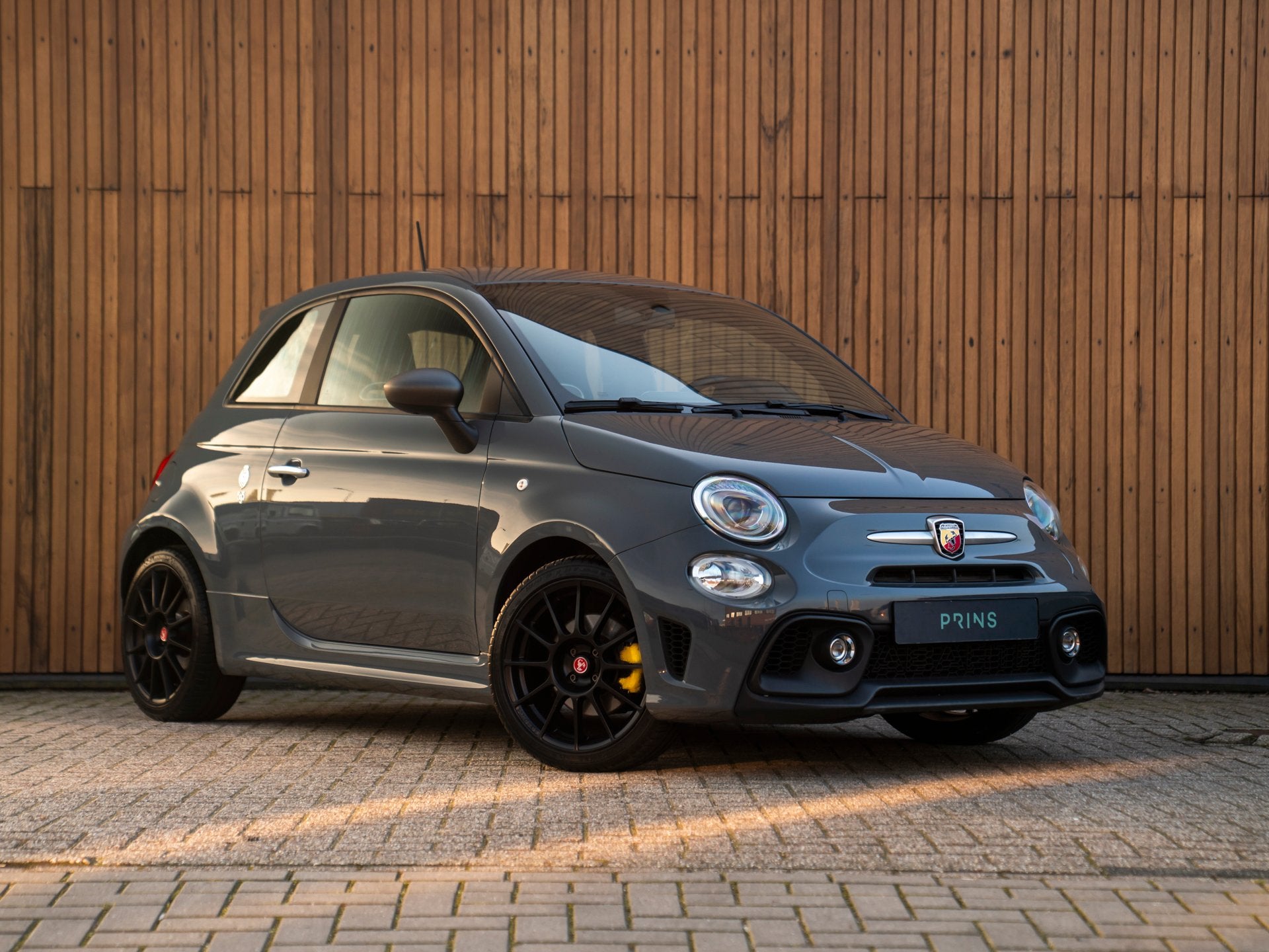 Abarth 595 70th Anniversary (bj 2019), Auto's, Voorwielaandrijving, 145 pk, Stof, Gebruikt