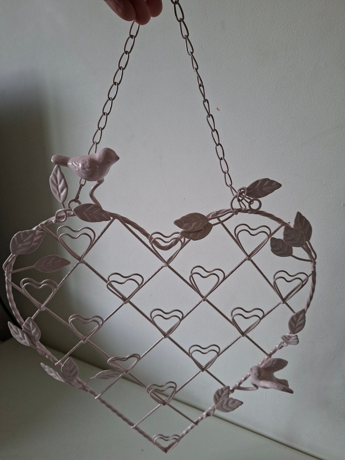 Roze hartvormig rek voor kaarten sieraden met vogels en blad, Gebruikt, Roze, Ophalen of Verzenden, Landelijk