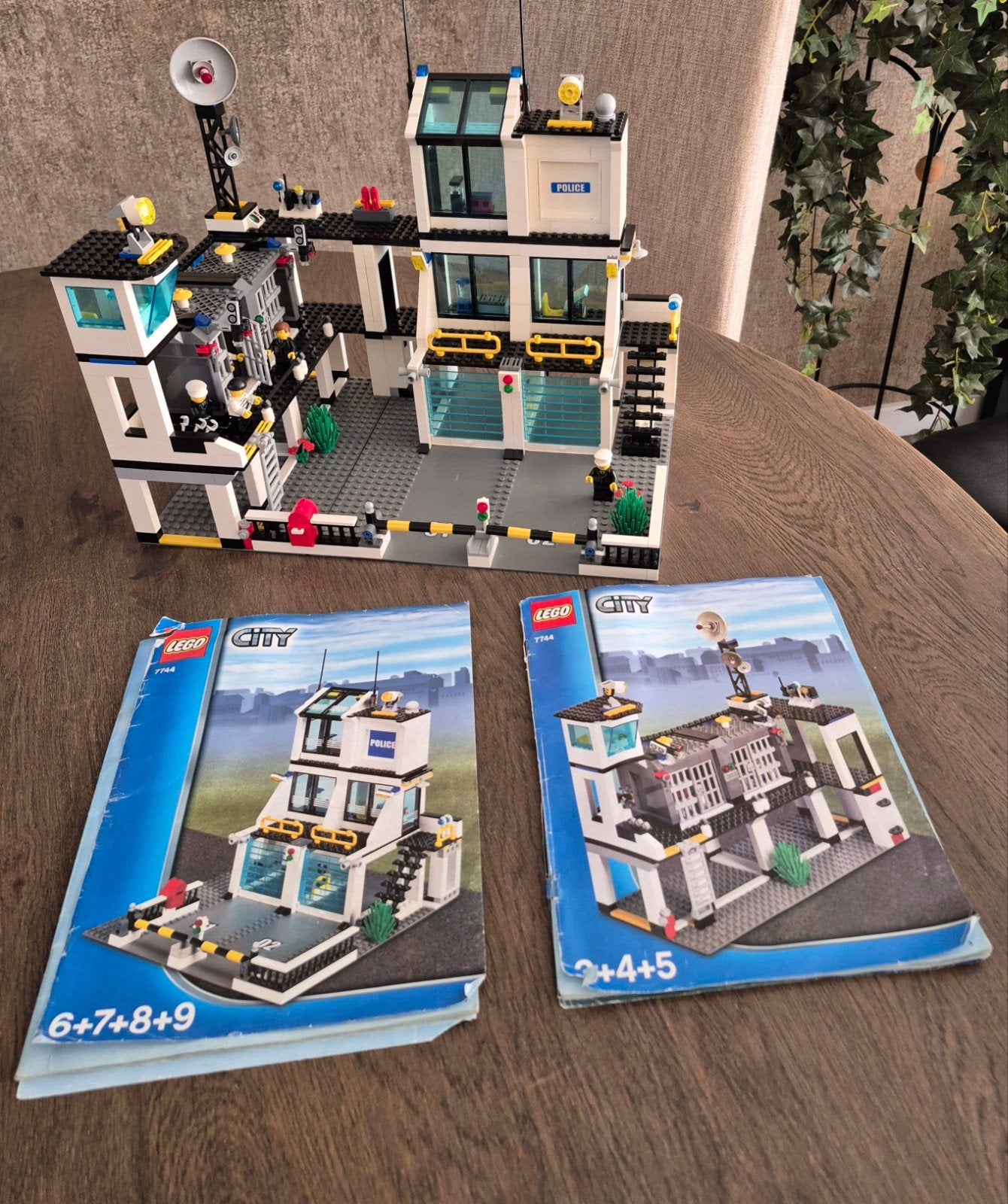 Lego City Politiebureau 7744, Kinderen en Baby's, Speelgoed | Duplo en Lego, City, Lego, Ophalen of Verzenden, Compleet