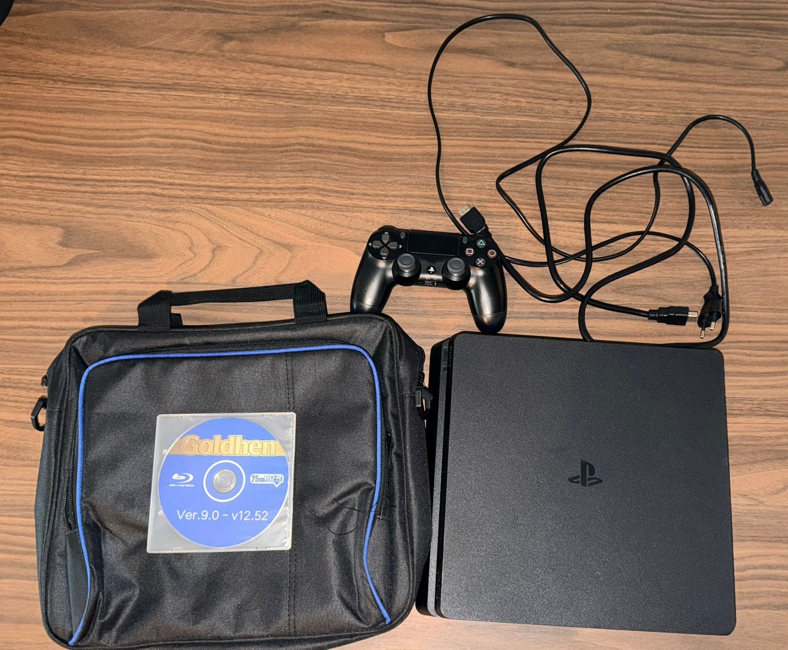PS4 Slim 1 TB met 1 controller, reistas en jailbreak cd, Ophalen of Verzenden, Zo goed als nieuw, Sony