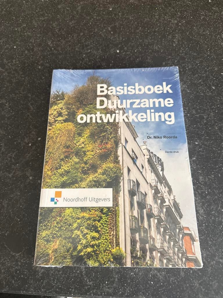 Basisboek Duurzame ontwikkeling - Dr. Niko Roorda, Ophalen of Verzenden, Gamma, Nieuw, HBO