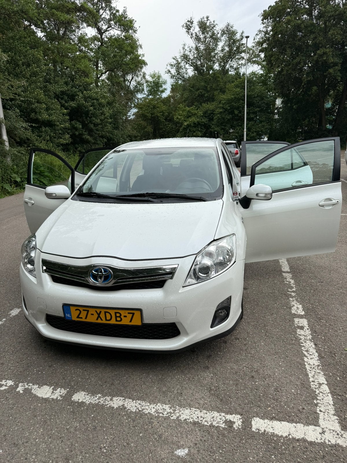 Toyota Auris 1.8 Full Hybrid 5DR CVT 2012 Wit, Wit, Origineel Nederlands, 75 €/maand, 26 km/l