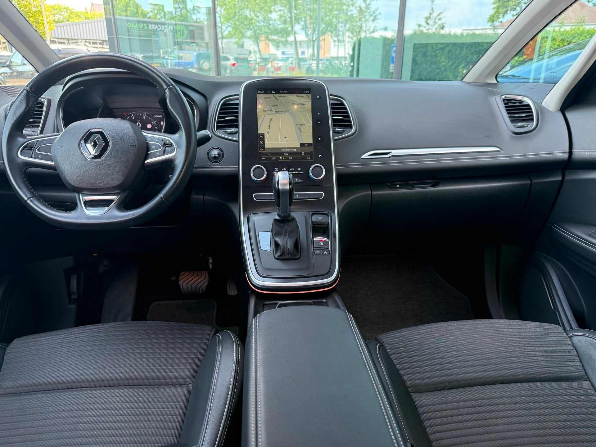 Renault Scénic 1.3 TCe Intens - Automaat - Navi groot - Tre, Auto's, Renault, Gebruikt, 4 cilinders, 1850 kg, Leder en Stof
