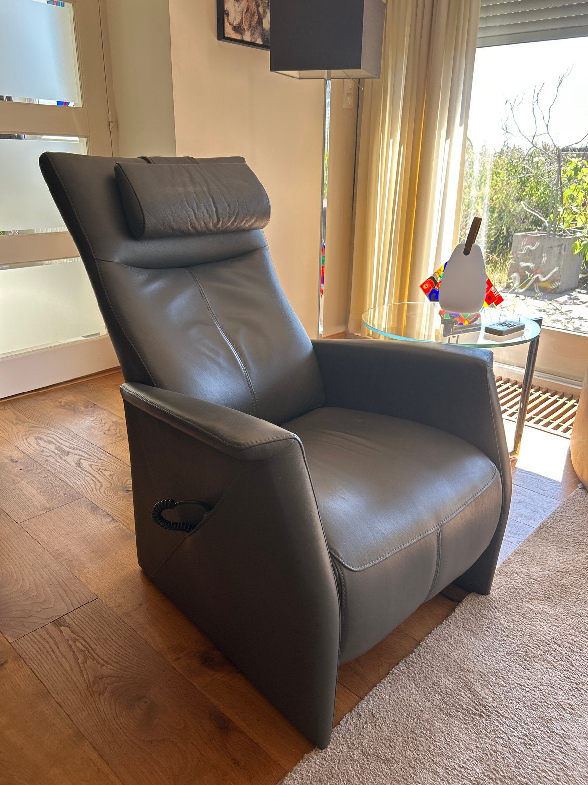 Prominente elektrische sta-op-stoel - Comfort en Stijl, Gebruikt, Leer, Ophalen of Verzenden, Eén