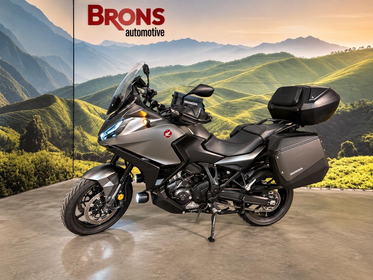 Honda NT1100 DCT Veel extra optie l nieuwstaat l NL motor, Motoren, Rivium Boulevard 222-11
2909 LK  Capelle aan den Ijssel, NL