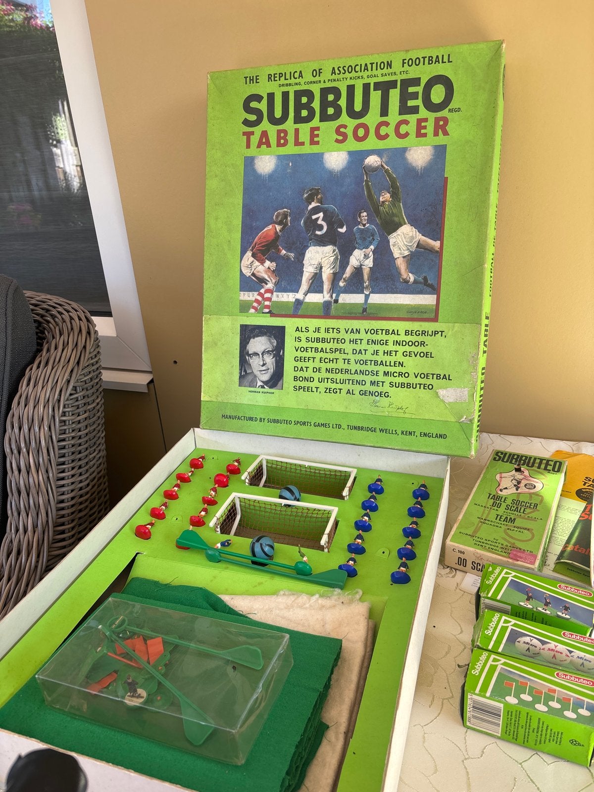 Vintage Subbuteo Tafelvoetbalspel met extra spelers, Ophalen of Verzenden, Gebruikt