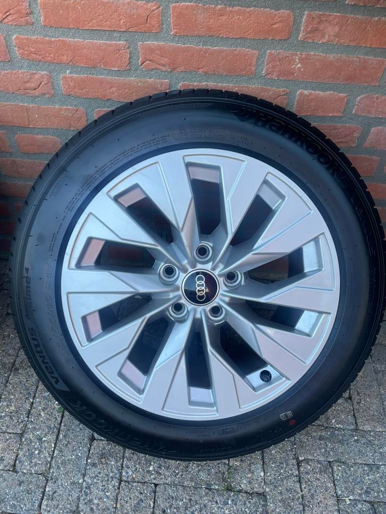 Originele Audi A3 (2022) velgen met nieuwe 205/55/16 banden, Auto diversen, Ophalen of Verzenden, Gebruikt