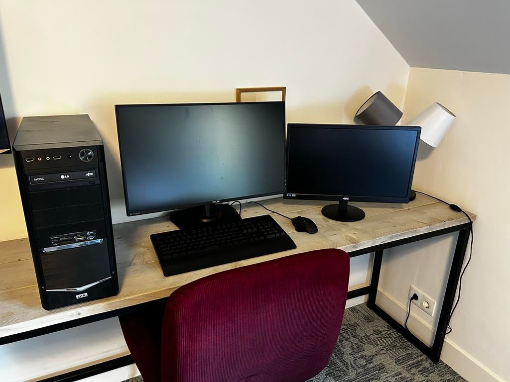 Complete Gaming Setup: PC, 2 Monitoren & Accessoires, Ophalen, Gebruikt, Gaming, SSD