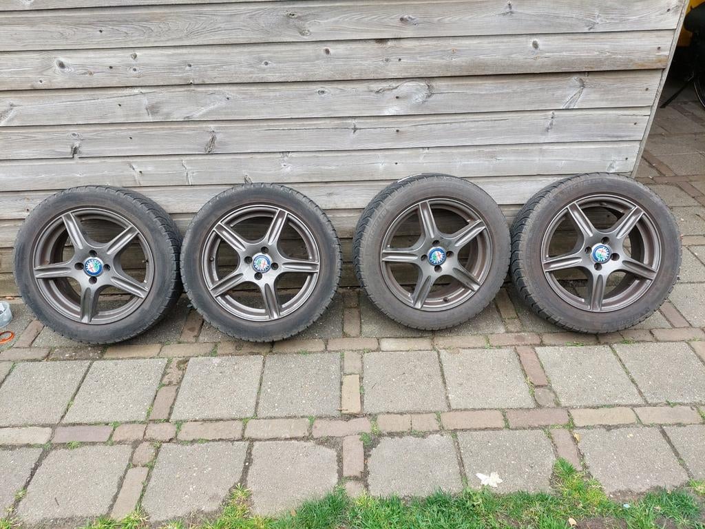 Winterbanden met velgen en wielbouten voor Alfa Romeo Mito, Auto-onderdelen, Banden en Velgen, Ophalen