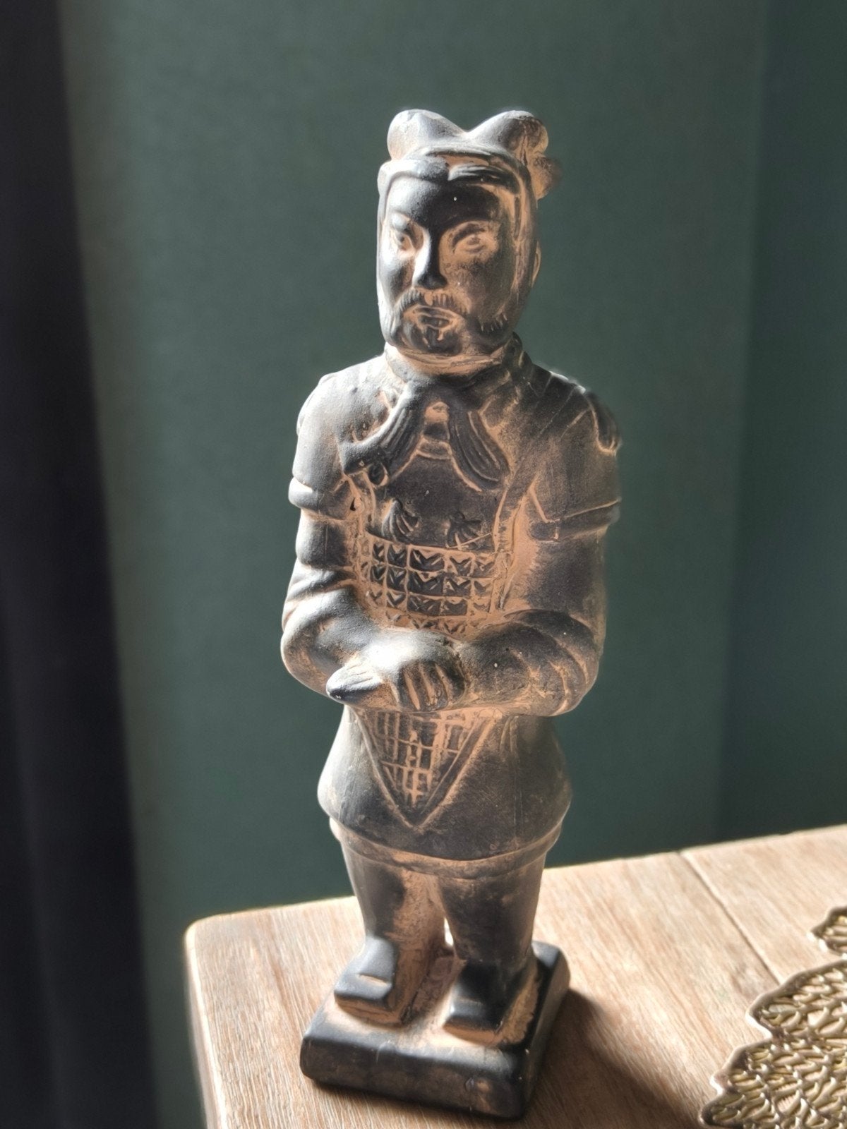 Terracotta Krijger Beeldje - Aziatische Decoratie, Antiek en Kunst, Kunst | Beelden en Houtsnijwerken, Ophalen of Verzenden, Handgemaakt