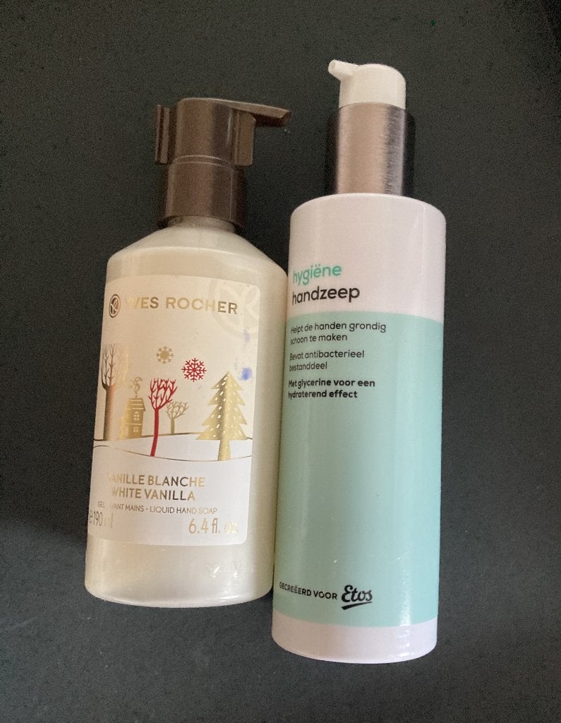 2 flessen handzeep Yves Rocher en Etos, Ophalen of Verzenden, Nieuw, Bad & Douche