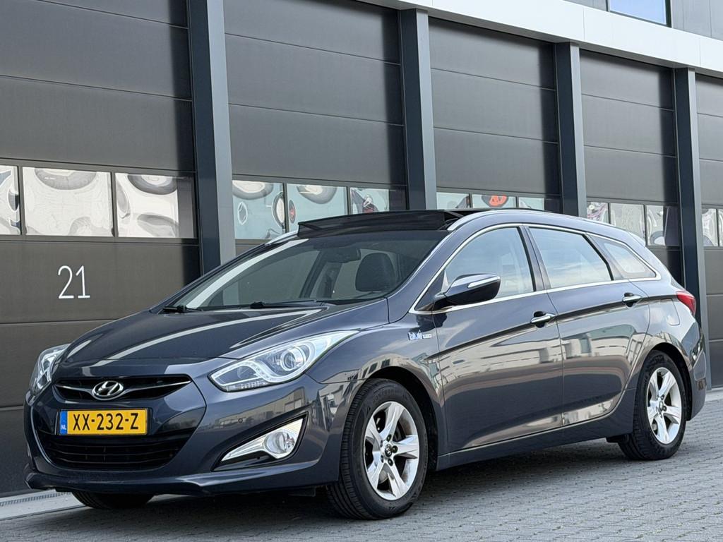 Hyundai i-40 1.7 CRDi Pano Camera Leer (bj 2015), Parkeercamera, 116 pk, Leder, 168 €/maand