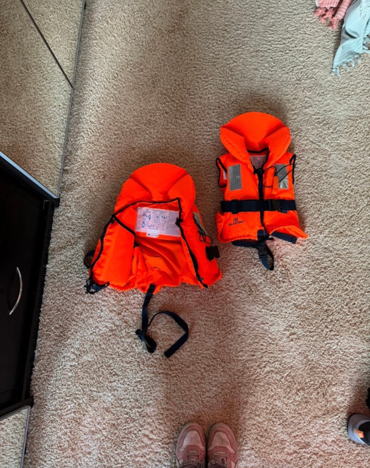 Twee keer Reddingsvest voor kinderen, Watersport en Boten, Ophalen of Verzenden, Zo goed als nieuw, Kind, Reddingsvest of Zwemvest