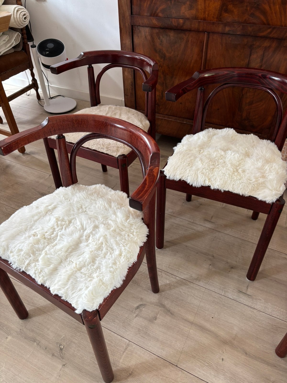 Super gave Engelse stoelen met fluffy zitting, Ophalen