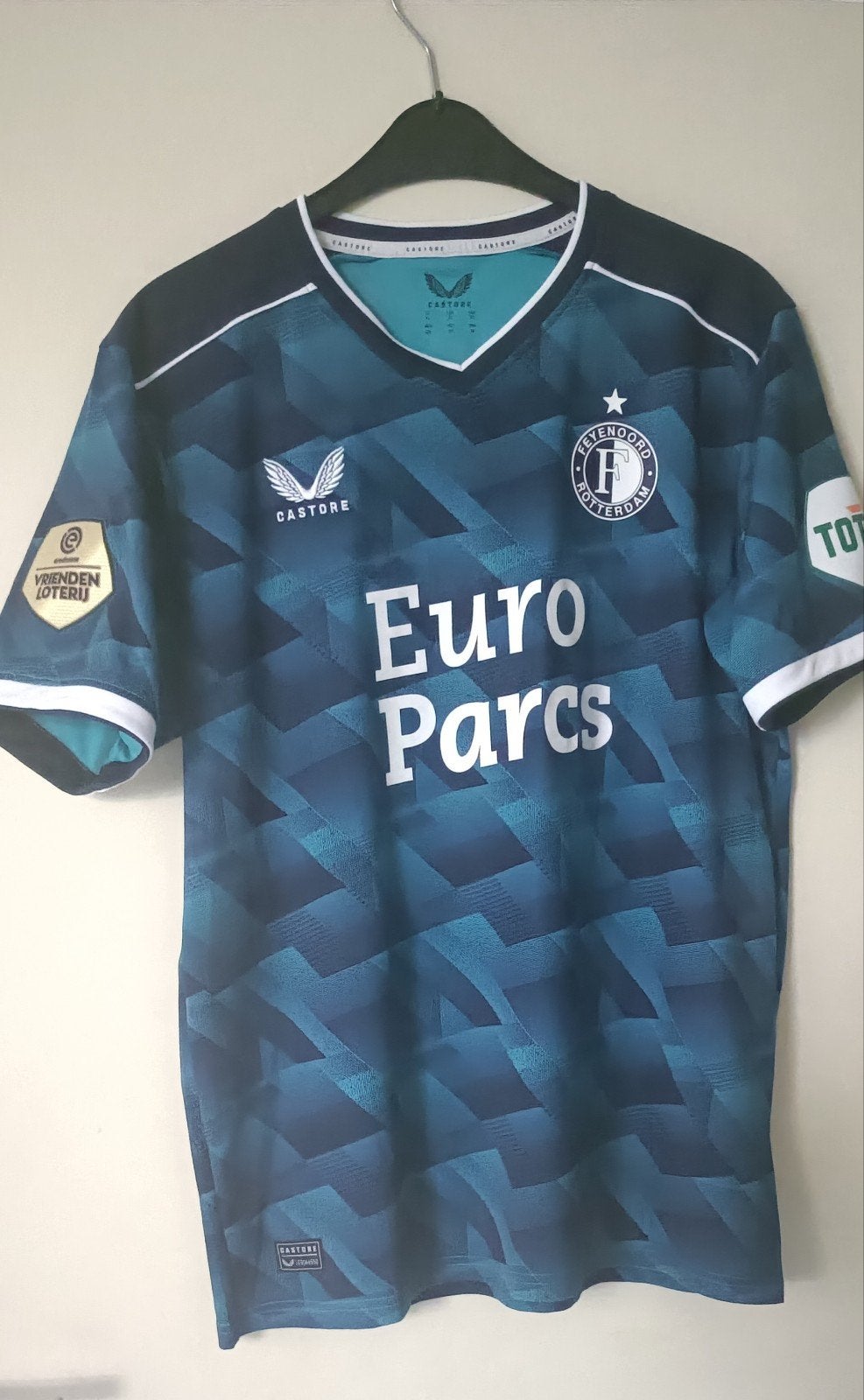 Feyenoord Uittenue 2023/2024 - Maat XL, Kleding | Heren, Sportkleding, Maat 56/58 (XL), Ophalen of Verzenden, Zo goed als nieuw