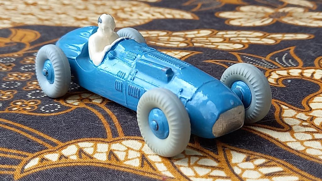 Mooie oude Dinky Toys 230 racewagen uit Engeland 10,2 cm., Ophalen of Verzenden