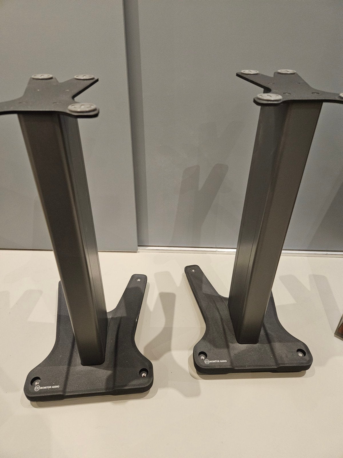 Monitor audio monitor stands, Ophalen, Zo goed als nieuw, Rechthoekig, 50 tot 100 cm