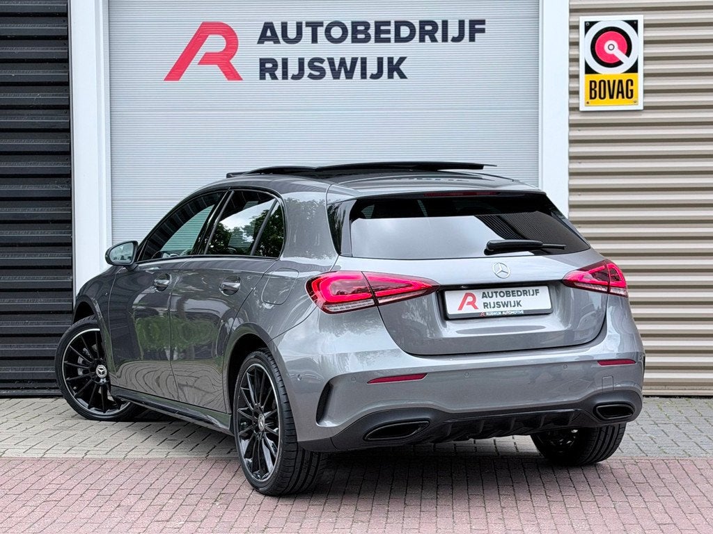 Mercedes-Benz A-klasse 250 e AMG Line Pano/Camera/Sfeer, Auto's, Mercedes-Benz, 12 maanden, Gebruikt, 4 cilinders, Alcantara