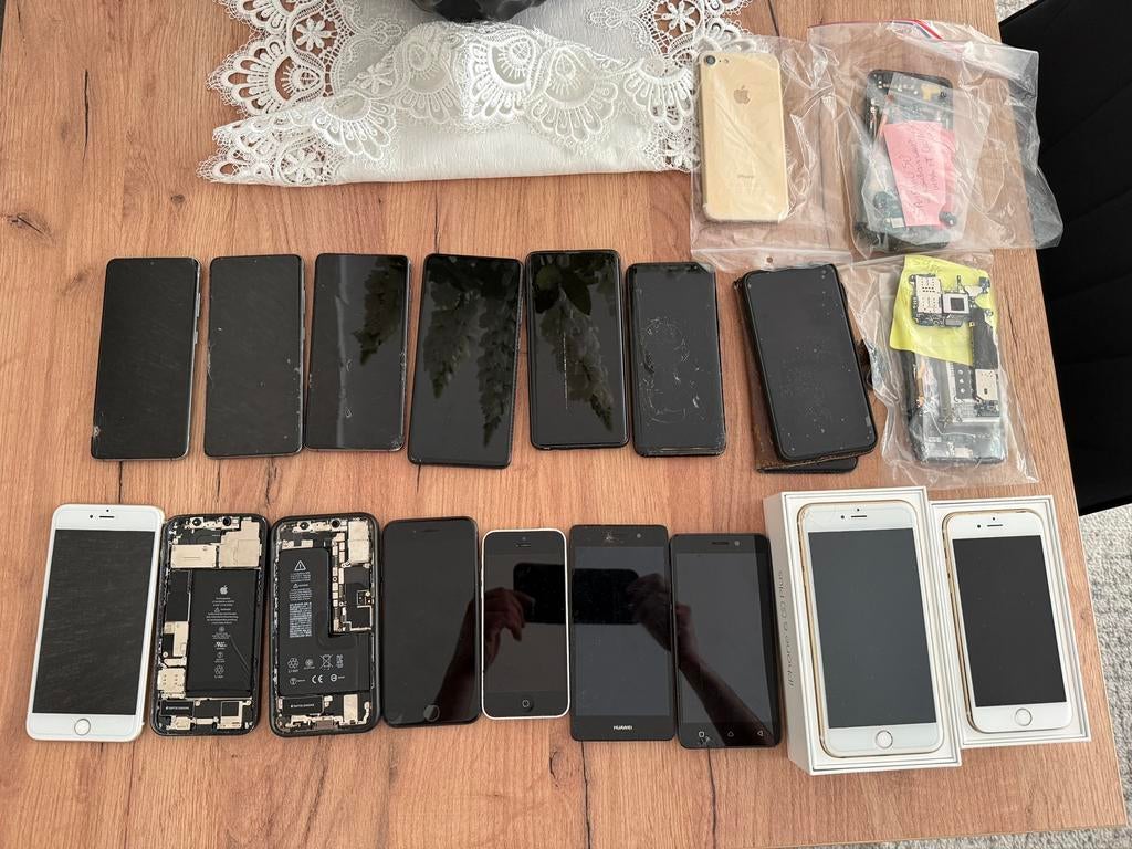 Partij defecte toestellen, 64 GB, Ophalen of Verzenden, Zo goed als nieuw, Zwart