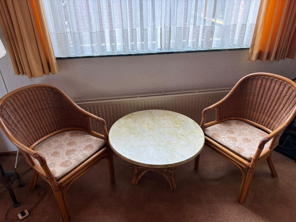 Rotan setje, Ophalen