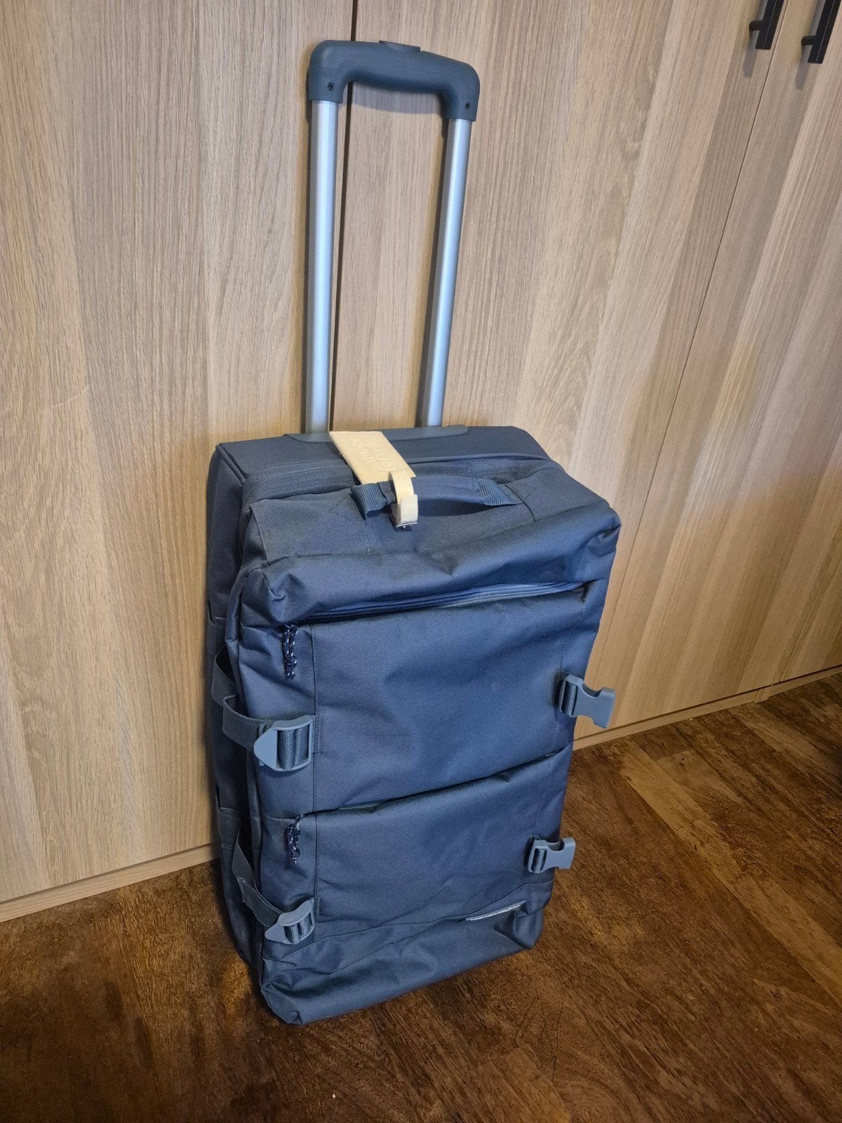 Ruime koffer 30x35x70 cm met wieltjes, Overige materialen, Wieltjes, Nieuw, 35 tot 45 cm
