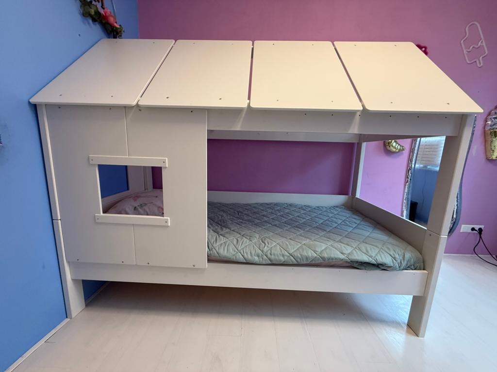 Kinderbed huisje 90x200 met matras - Gebruikt, Kinderen en Baby's, Kinderkamer | Bedden, Ophalen, Gebruikt, 70 tot 85 cm, Matras