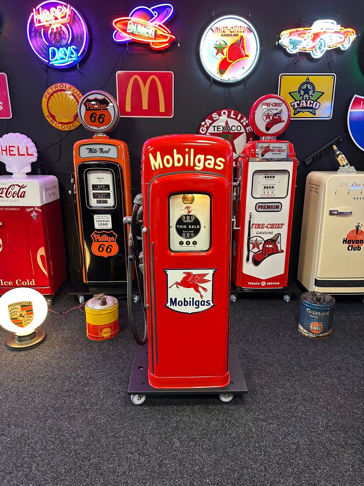 Unieke Amerikaanse benzinpomp Martin & Schwartz 80 Mobilgas