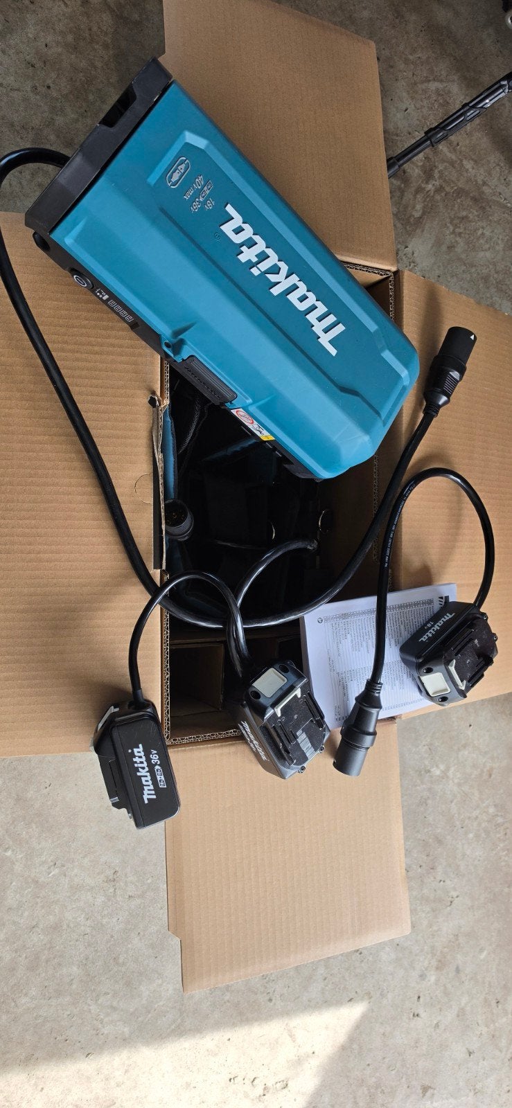 Makita PDC01 Draagbare Power Pack - Zo goed als nieuw, Ophalen of Verzenden, Zo goed als nieuw