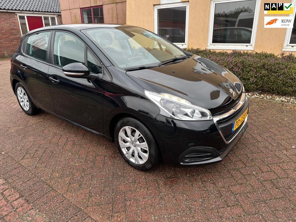 Peugeot 208 1.2 PureTech ActiveAUTOMAAT NAVI PDC DEALER OH, Euro 6, 1199 cc, 82 pk, Leder en Stof