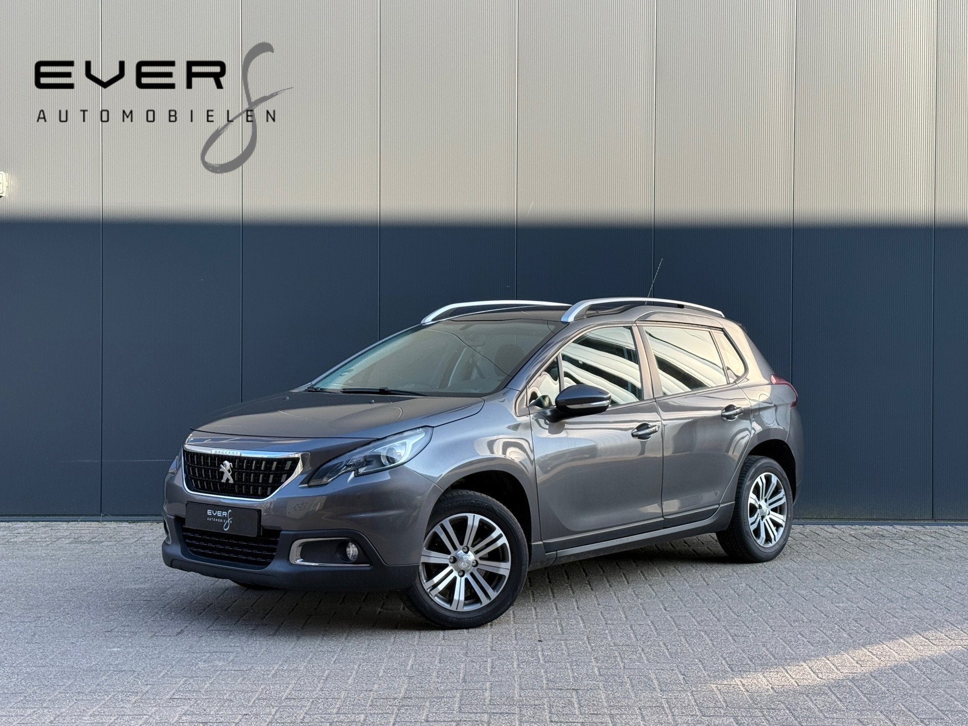 Peugeot 2008 1.2 PureTech, Panorama, Airco, Navigatie, Trekh, Voorwielaandrijving, Stof, Origineel Nederlands, Bedrijf