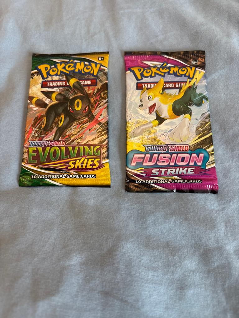 Pokémon Booster Packs: Evolving Skies & Fusion Strike, Ophalen of Verzenden, Nieuw