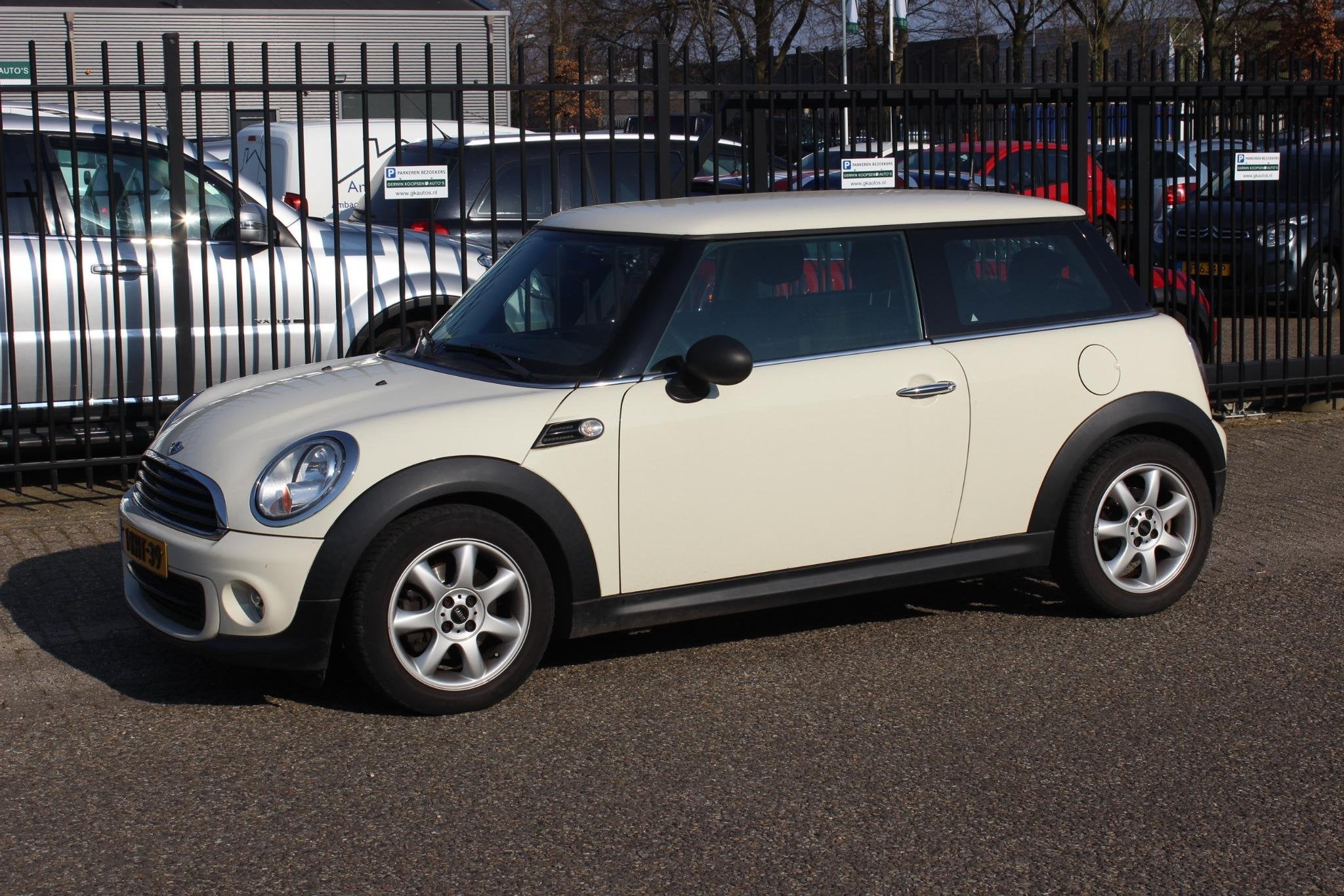 MINI 3-Deurs 1.6 One Business Line, Navigatie!, Auto's, Voorwielaandrijving, Euro 5, Stof, Gebruikt