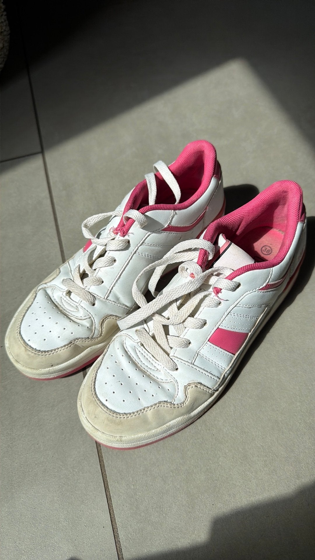 Sneakers maat 38, Ophalen of Verzenden, Zo goed als nieuw, Wit, Sneakers of Gympen