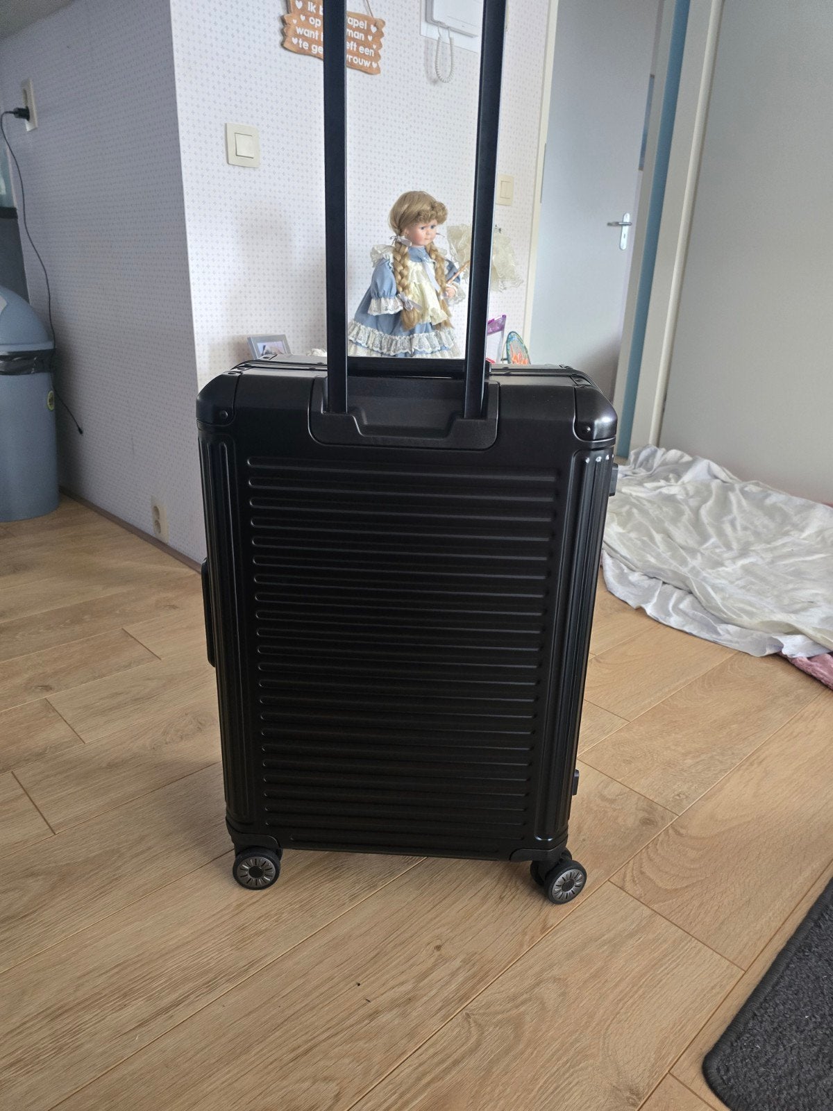 een splinterniewe koffer, Sieraden, Tassen en Uiterlijk, Koffers, Hard kunststof, 45 tot 55 cm, Ophalen of Verzenden, Zo goed als nieuw