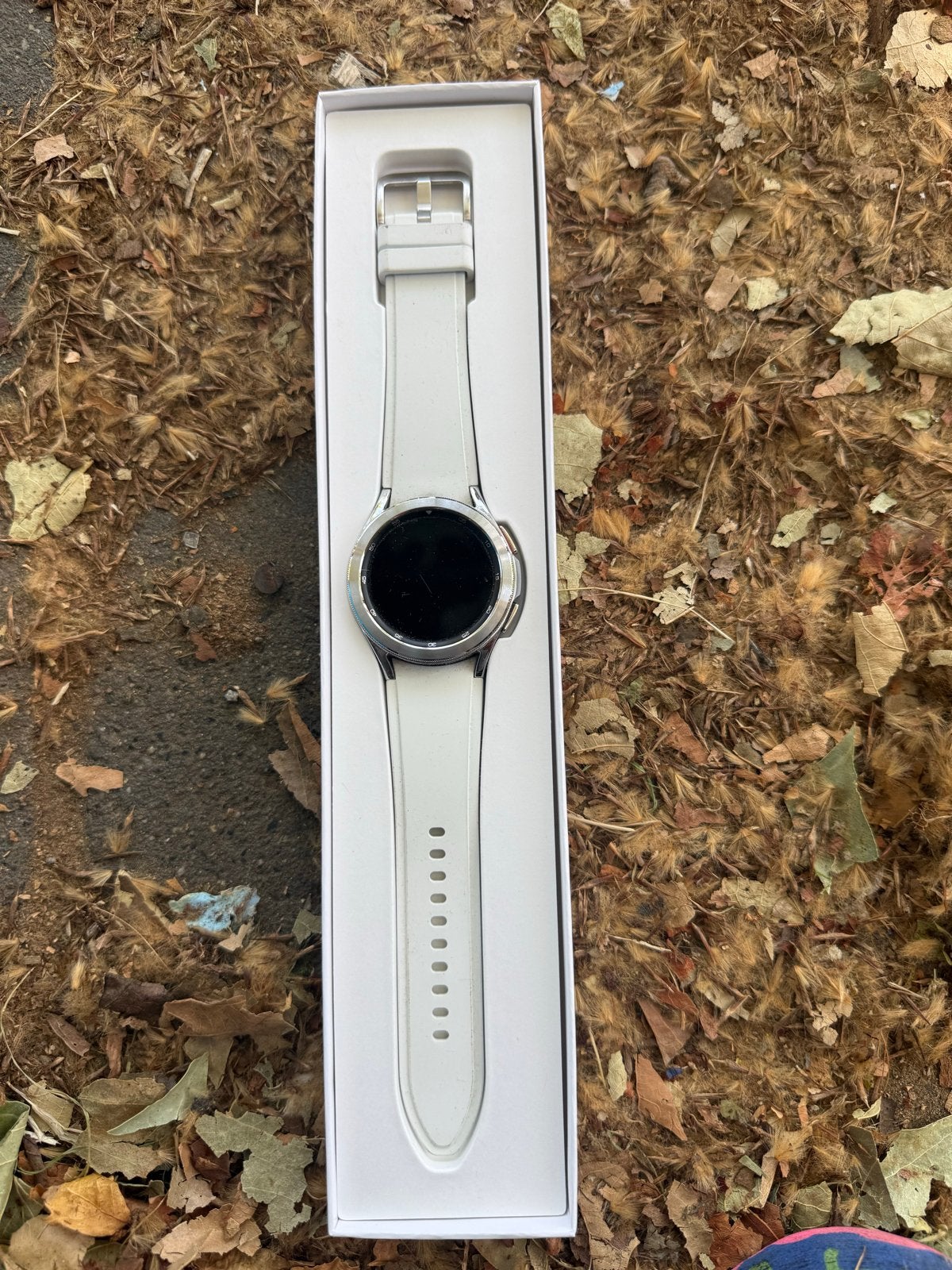 Samsung Galaxy Watch4 Classic - Zilver/Wit, Ophalen, Hartslag, Zo goed als nieuw, Waterdicht