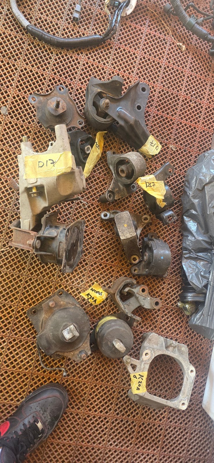 Diverse motor en bak steunen honda k20a6 /d17, Ophalen of Verzenden, 250 mm of meer