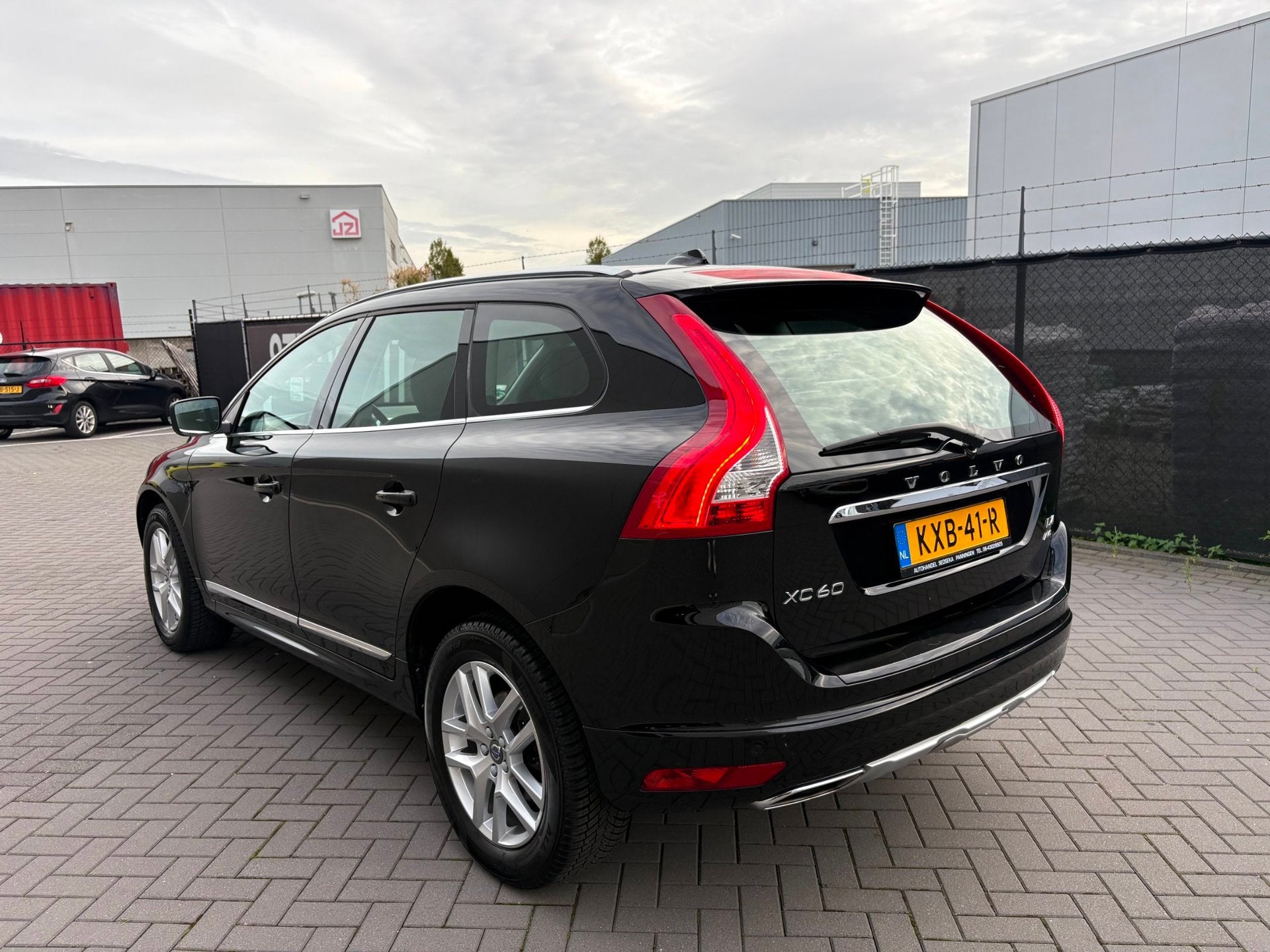 Volvo XC60 2.4 D4 Polar+, Auto's, Dealer onderhouden, Gebruikt, 190 pk, 2000 kg