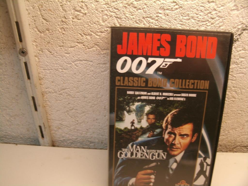 vhs 79b man golden gun, Alle leeftijden, Ophalen of Verzenden, Gebruikt, Actie en Avontuur