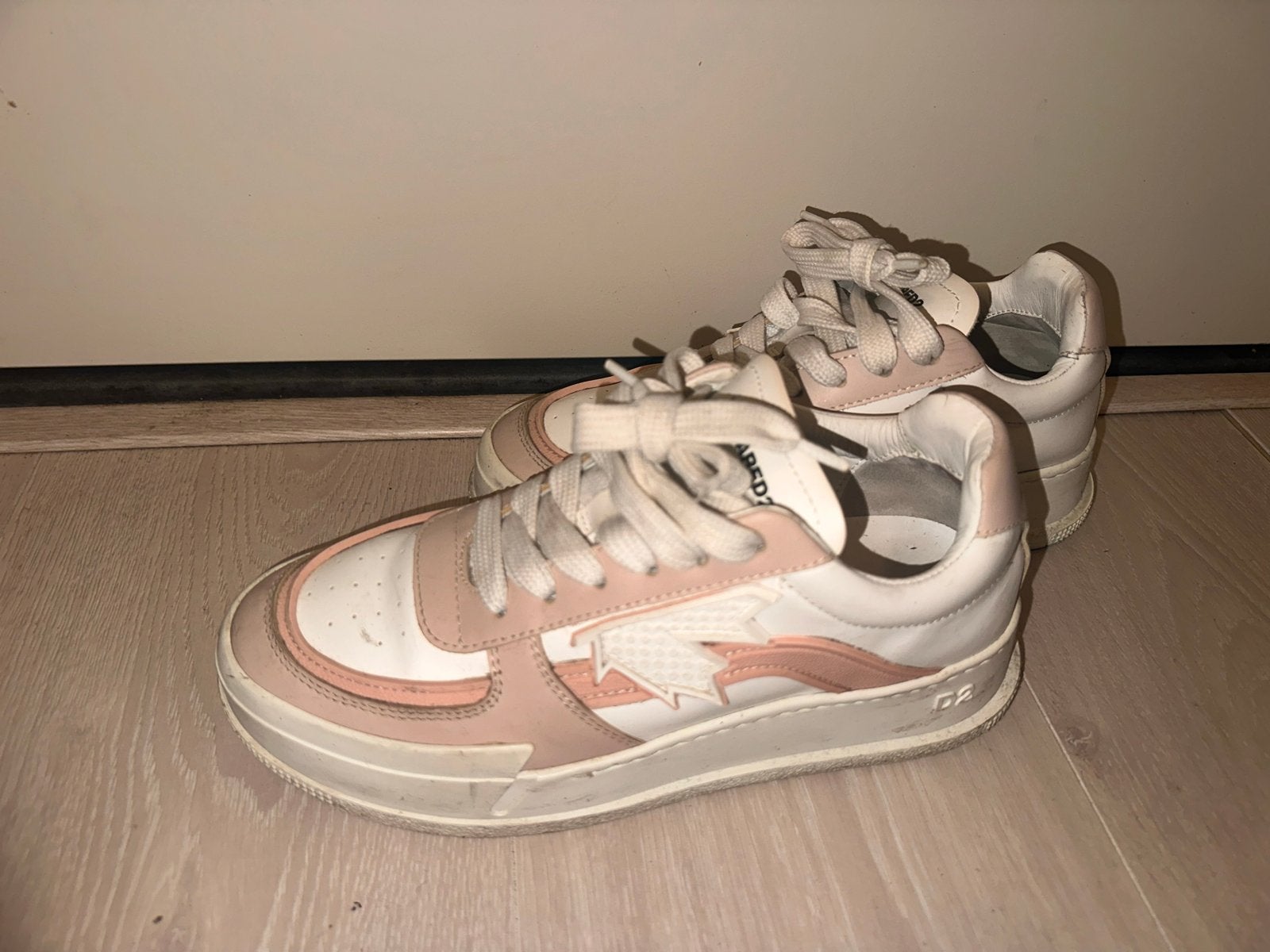 Dsquared2 sneakers maat 38 wit/roze, Kleding | Dames, Wit, Ophalen of Verzenden, Sneakers of Gympen, Gedragen